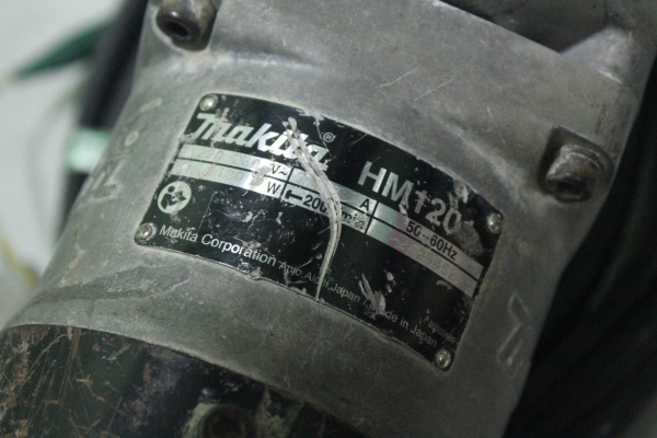 เครื่องสกัดคอนกรีตไฟฟ้ายี่ห้อ makita hm1201 สภาพดีพร้อมใช้งานครับ