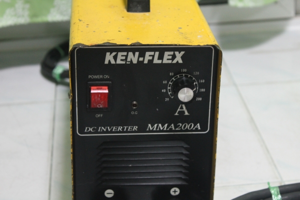 เครื่องเชื่อมอินเวอร์เตอร์ยี่ห้อ KENFLEX ขนาด 200A สภาพพร้อมใช้งานครับ