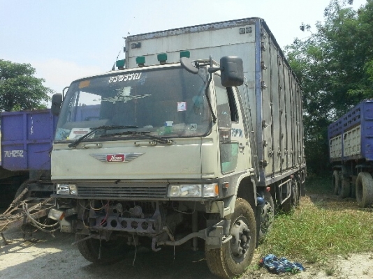 ต้องการขาย / รถ 10 ล้อ ตู้สวิง 10 บาน ( ไม่มีเสากลาง ) ตู้ของพนัส