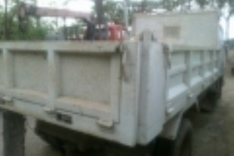 MISUBISHI หกล้อดั้มพ์ ปี37 เครื่อง115 แรงเครื่องดีมาก ซีซซี่FE449 แห้งเดิมๆ คานหน้า-หลัง ใหญ่แล้ว (รถจอดไม่ได้ใช้งานขับได้) 420,000