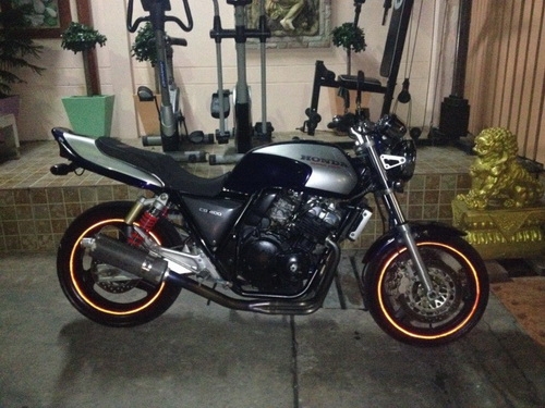 ขาย HONDA CB400 SF ปี94 รถอินวอยล์ ท่อแต่งไททาเนียมทั้งเส้นยางใหม่ๆๆๆ
