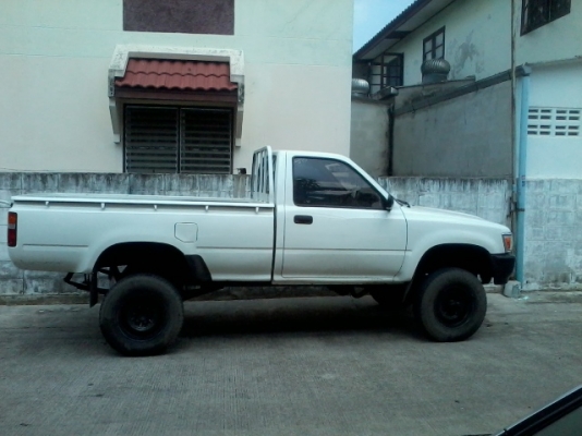 TOYOTA HILUX LN106 4X4