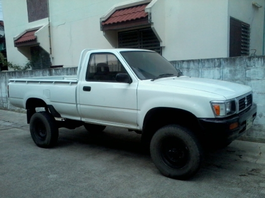 TOYOTA HILUX LN106 4X4