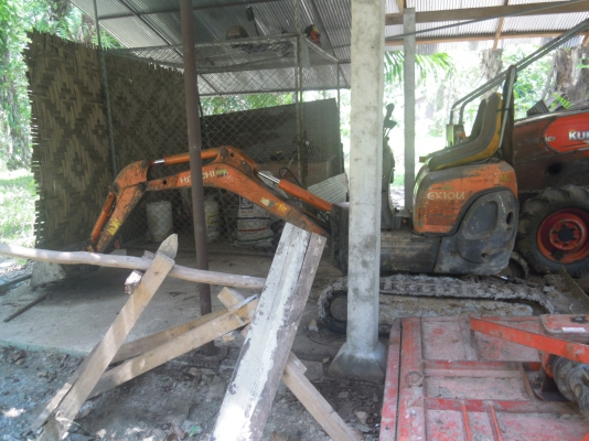 รถขุดเล็กตีนยางEX10U