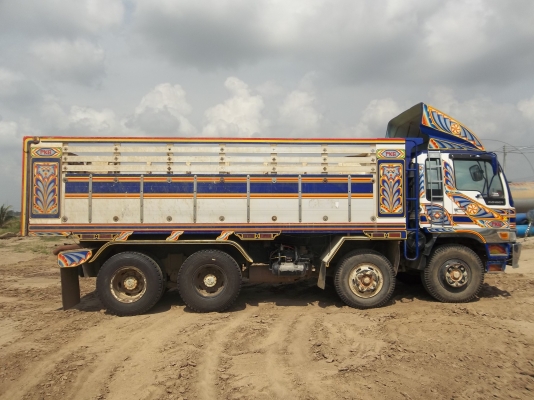 ขายด่วนรถบรรทุก 12 ล้อHINOไฮเทคเครื่อง p11c กระบะดั้มปรีเนียม