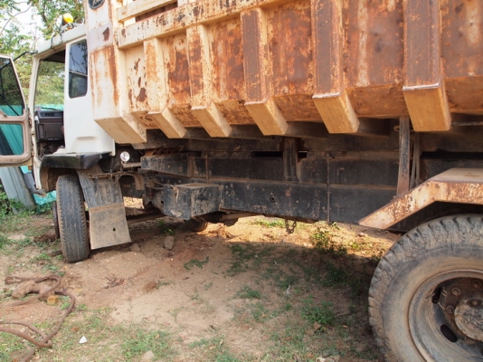 ขายรถบรรทุก10ล้อ2เพลา MITSUBISHI FN527 195 แรง เครื่องดี คัสชีส์สวยมากเลย