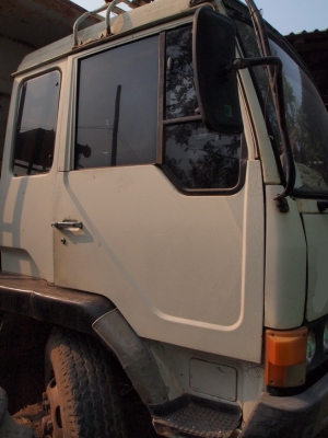 ขายรถบรรทุก10ล้อ2เพลา MITSUBISHI FN527 195 แรง เครื่องดี คัสชีส์สวยมากเลย