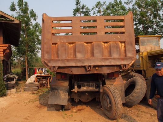 ขายรถบรรทุก10ล้อ2เพลา MITSUBISHI FN527 195 แรง เครื่องดี คัสชีส์สวยมากเลย