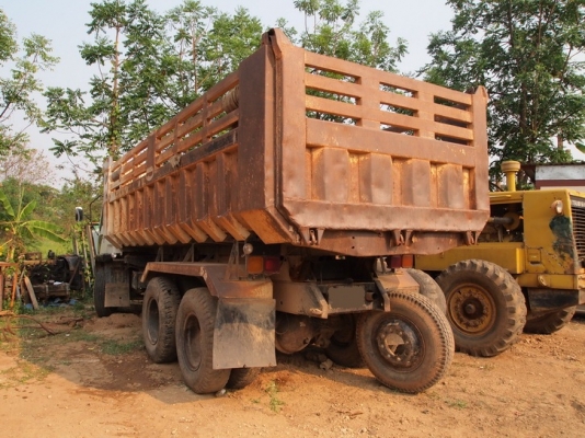 ขายรถบรรทุก10ล้อ2เพลา MITSUBISHI FN527 195 แรง เครื่องดี คัสชีส์สวยมากเลย