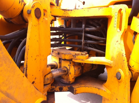 ขายถูกรถตักหน้าขุดหลัง  JCB 214S สภาพสวย พร้อมใช้งาน นำเข้าจาก USA รถมาใหม่ 2 เพลา ขับเคลื่อน 4 ล้อ บุ้งกี๋แบบอ้างับ