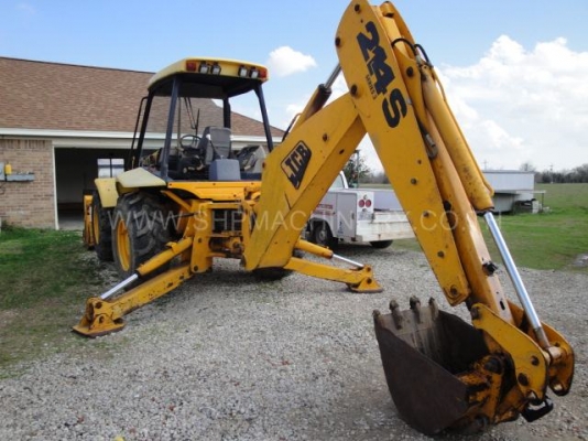 ขายถูกรถตักหน้าขุดหลัง  JCB 214S สภาพสวย พร้อมใช้งาน นำเข้าจาก USA รถมาใหม่ 2 เพลา ขับเคลื่อน 4 ล้อ บุ้งกี๋แบบอ้างับ