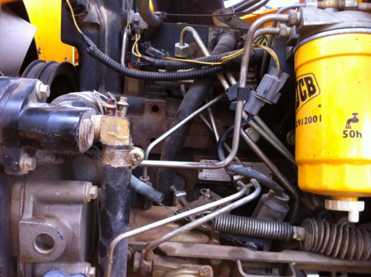 ขายถูกรถตักหน้าขุดหลัง  JCB 214S สภาพสวย พร้อมใช้งาน นำเข้าจาก USA รถมาใหม่ 2 เพลา ขับเคลื่อน 4 ล้อ บุ้งกี๋แบบอ้างับ