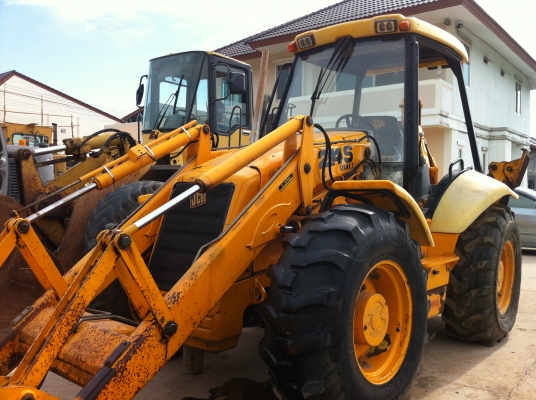 ขายถูกรถตักหน้าขุดหลัง  JCB 214S สภาพสวย พร้อมใช้งาน นำเข้าจาก USA รถมาใหม่ 2 เพลา ขับเคลื่อน 4 ล้อ บุ้งกี๋แบบอ้างับ