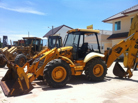ขายถูกรถตักหน้าขุดหลัง  JCB 214S สภาพสวย พร้อมใช้งาน นำเข้าจาก USA รถมาใหม่ 2 เพลา ขับเคลื่อน 4 ล้อ บุ้งกี๋แบบอ้างับ