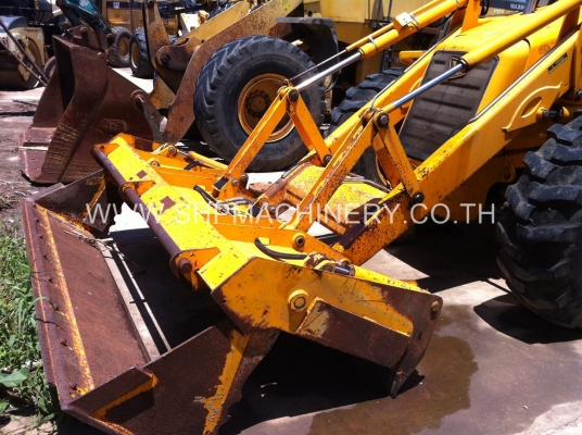 ขายถูกรถตักหน้าขุดหลัง  JCB 214S สภาพสวย พร้อมใช้งาน นำเข้าจาก USA รถมาใหม่ 2 เพลา ขับเคลื่อน 4 ล้อ บุ้งกี๋แบบอ้างับ