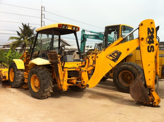 ขายถูกรถตักหน้าขุดหลัง  JCB 214S สภาพสวย พร้อมใช้งาน นำเข้าจาก USA รถมาใหม่ 2 เพลา ขับเคลื่อน 4 ล้อ บุ้งกี๋แบบอ้างับ