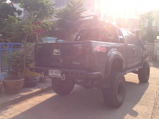 ขายรถวีโก้สีดำยกสูง