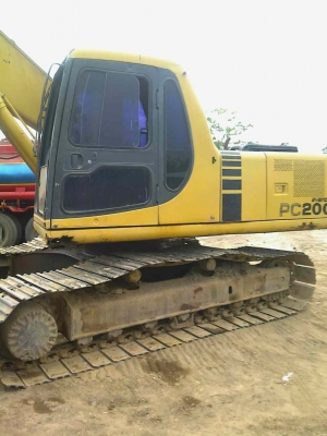 ขายรถแบคโฮ KOMATSU pc 200-6เครื่องKOMATSUเอกสารพร้อมไฟฟ้าครบ