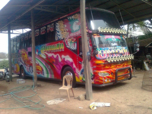 รถทัวร์  เป็นพัดลม   พร้อมเครื่องเสียง   เครื่อง  NISSAN  320