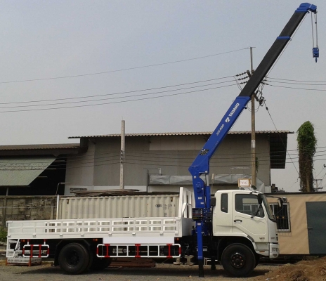 รถบรรทุกหกล้อติดเครน รถใหม่