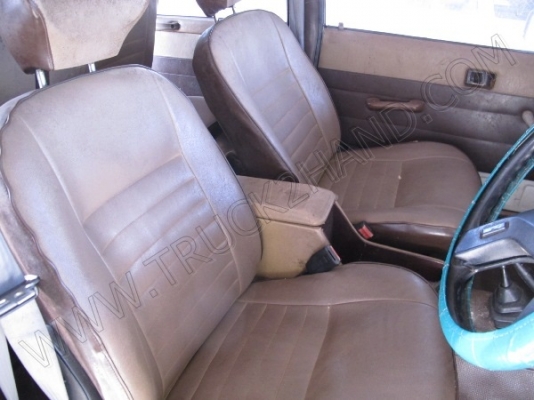 รถกระบะ ยี่ห้อ TOYOTA ขับเคลื่อน 4 ล้อ 2 เพลา