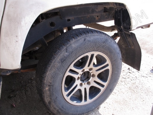 รถกระบะ ยี่ห้อ TOYOTA ขับเคลื่อน 4 ล้อ 2 เพลา