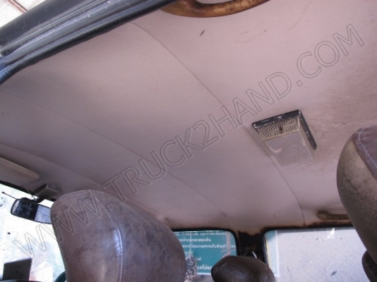 รถกระบะ ยี่ห้อ TOYOTA ขับเคลื่อน 4 ล้อ 2 เพลา