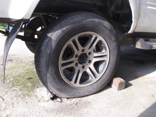 รถกระบะ ยี่ห้อ TOYOTA ขับเคลื่อน 4 ล้อ 2 เพลา