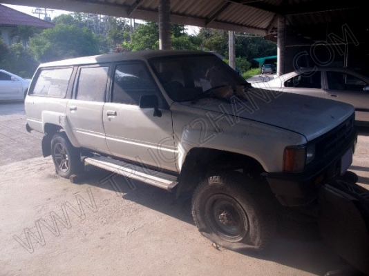 รถกระบะ ยี่ห้อ TOYOTA ขับเคลื่อน 4 ล้อ 2 เพลา