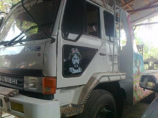 MITSUBISHI FUSO FN527 - 195 HP 6D16 TE รถหางปลาสิบล้อ 2 เพลา มีหางไฮดรอลิกส์ขึ้นรถเกี่ยวครบพร้อม ใช้ลาก PC 200 ได้เลย เครื่องแน่นแรงดี หัวเก๋งสีบางเดิมๆภายในเก๋งคอนโซลเรือนไมล์ครบ แอร์ พวงมาลัยเพาเวอร์ เบรคทริ๊ปฟี้ ช่วงล่างคัชซีสวยไม่มีบวม ยางสภาพดี 70\% เ