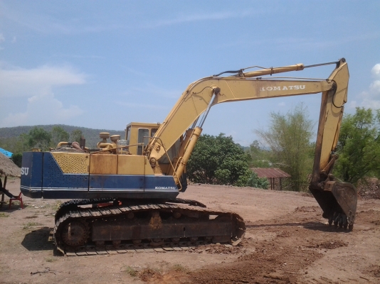 ขายด่วน แบคโฮ komutsu pc 200-3