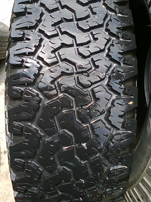 ขายยางBF 275 70 16 ปี11 15500