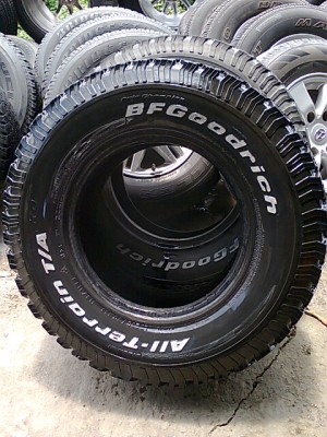 ขายยางBF 275 70 16 ปี11 15500