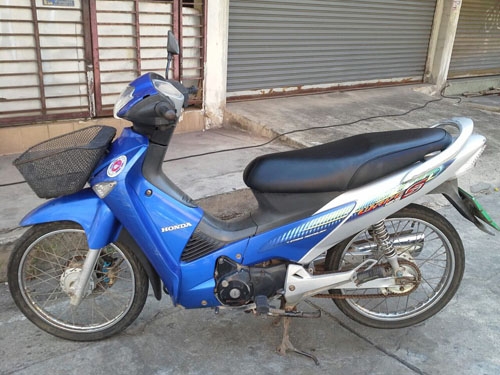 wave 125 s ไฟเลี้ยวบังลม ปี 49 กุญแจใหญ่ รถบ้าน เดิมๆ เครื่องเงียบ เอกสารครบ wave 125 s ไฟเลี้ยวบังลม ปี 49 กุญแจใหญ่ รถบ้าน เดิมๆ เครื่องเงียบ เอกสารครบ