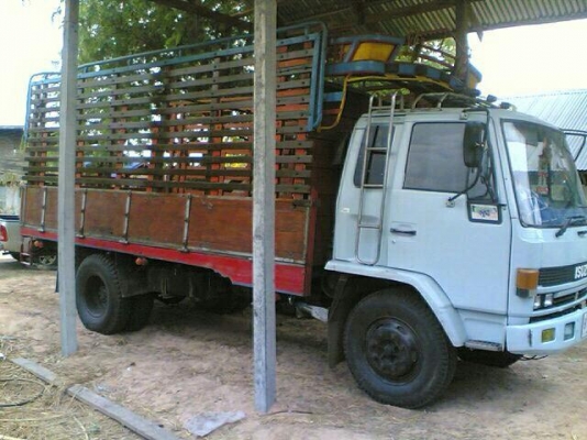 ***ขายแล้วครับขอบคุณ Truck2hand ด่วนขาย 6ล้อช่วงยาว ISUZU Rocky 175 FSR เครื่อง6BG1 175แรงแห้งดีไม่เยิ้ม ช่วงล่างใหญ่ คัสซีสวย กระบะไม้คอกไม้ ยาว5ม.สภาพดีไม่ผุไม่หัก หัวบางดีสีดีภายในสวย คอนโซลครบ พ.พาวเวอร์ แอร์ ทริฟฟี่ ยาง9.00ขอบ20 พร้อมใช้งาน ราคาต่อรอ