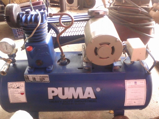 ปั้มลม พูมา เดิมๆ สภาพ 90 \%เป็นของพูมาครับหัวเดียวมอเตอร์ 1/4  แรง   สภาพ 90 เปอร์เซนต์ครับ  ใช้ไม่กี่ครั้งครับ