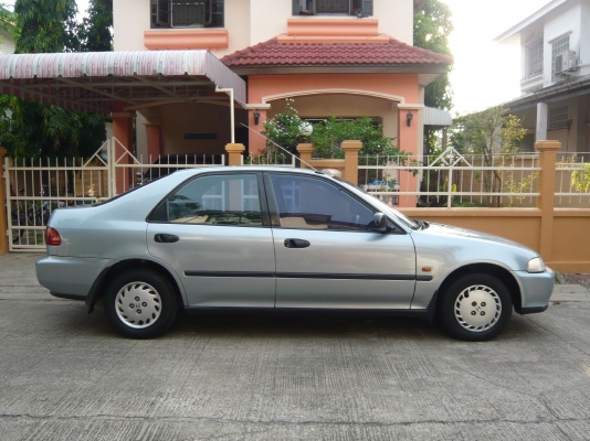 Civicเตารีด4d Auto ติดLpg สภาพพร้อมใช้ที่สุดคันนึง