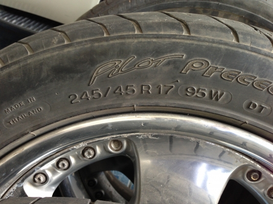 W work ขอบ17 พร้อมยาง 245/50 สภาพดี
