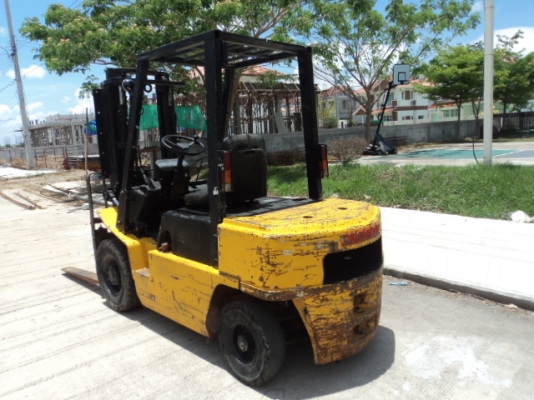 ขายฟอร์คลิฟท์ นิสสัน 2.5 ตัน ดีเซล เครื่อง TD27  081-3535-948