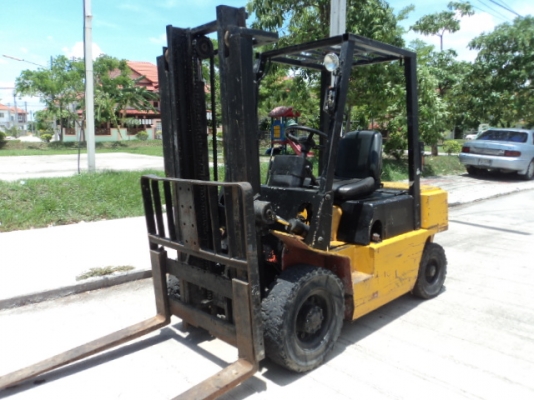 ขายฟอร์คลิฟท์ นิสสัน 2.5 ตัน ดีเซล เครื่อง TD27  081-3535-948