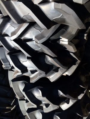 กะทะล้อแทรคเตอร์(รถไถ) ยางใหม่ ราคาถูก คูโบต้า ฟอร์ด จอนเดียร์ กะทะล้อแทรคเตอร์(รถไถ) ยางใหม่ ราคาถูก คูโบต้า ฟอร์ด จอนเดียร์