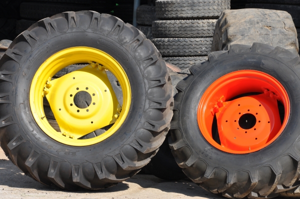 กะทะล้อแทรคเตอร์(รถไถ) ยางใหม่ ราคาถูก คูโบต้า ฟอร์ด จอนเดียร์ กะทะล้อแทรคเตอร์(รถไถ) ยางใหม่ ราคาถูก คูโบต้า ฟอร์ด จอนเดียร์