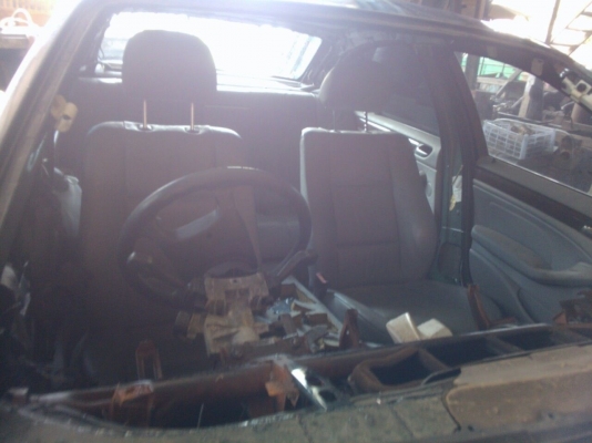 ขายซากรถ BMW 323i ปี 2001 ทั้งคัน