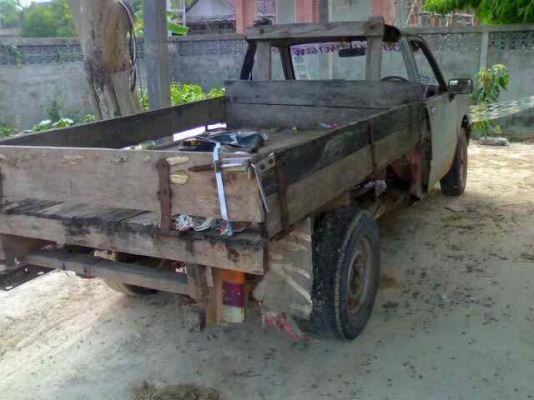 isuzu KB2200 ใส่กะบะลอย (ไม้)