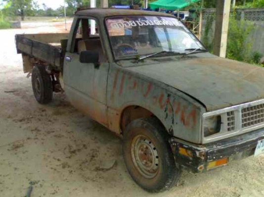 isuzu KB2200 ใส่กะบะลอย (ไม้)