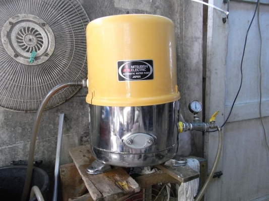 ขายปั้มน้ำ Mitsubishi 200 W สภาพสวย ถังสแตนเลส พร้อมใช้งาน รับประกันคุณภาพ ดูประวัติการขายผมได้ครับ
