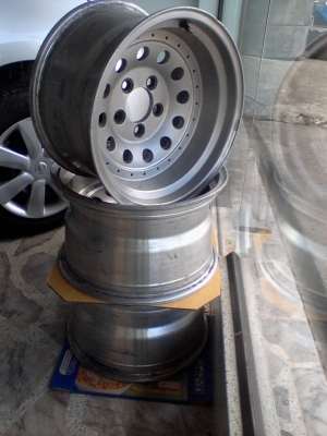 ล้อหยดน้ำ 5 รู 114.3 15x8.5 ล้อหยดน้ำ 5 รู 114.3 15x8.5