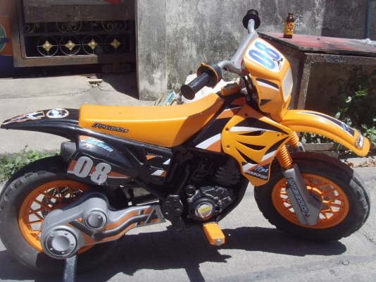 ขายรถใช้ไฟฟ้าสำหับเด็ก ซื้อมาแล้วไม่ได้ใช้ครับ