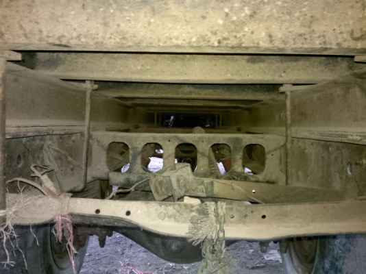 รถนิสสัน 6 ล้อ รั่ว 175 แรงม้า  สนใจติดต่อ 081 - 6079515