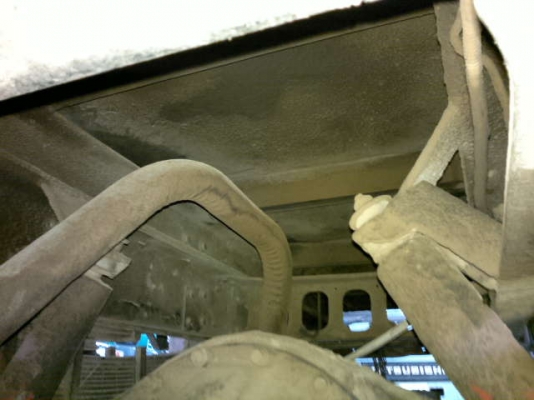 รถนิสสัน 6 ล้อ รั่ว 175 แรงม้า  สนใจติดต่อ 081 - 6079515